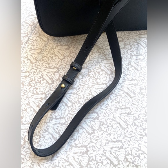 Sancia Laurel Satchel Black Leather Crossbody Shoulder Bag Gold Chain Brand New! - Picture 6 of 10